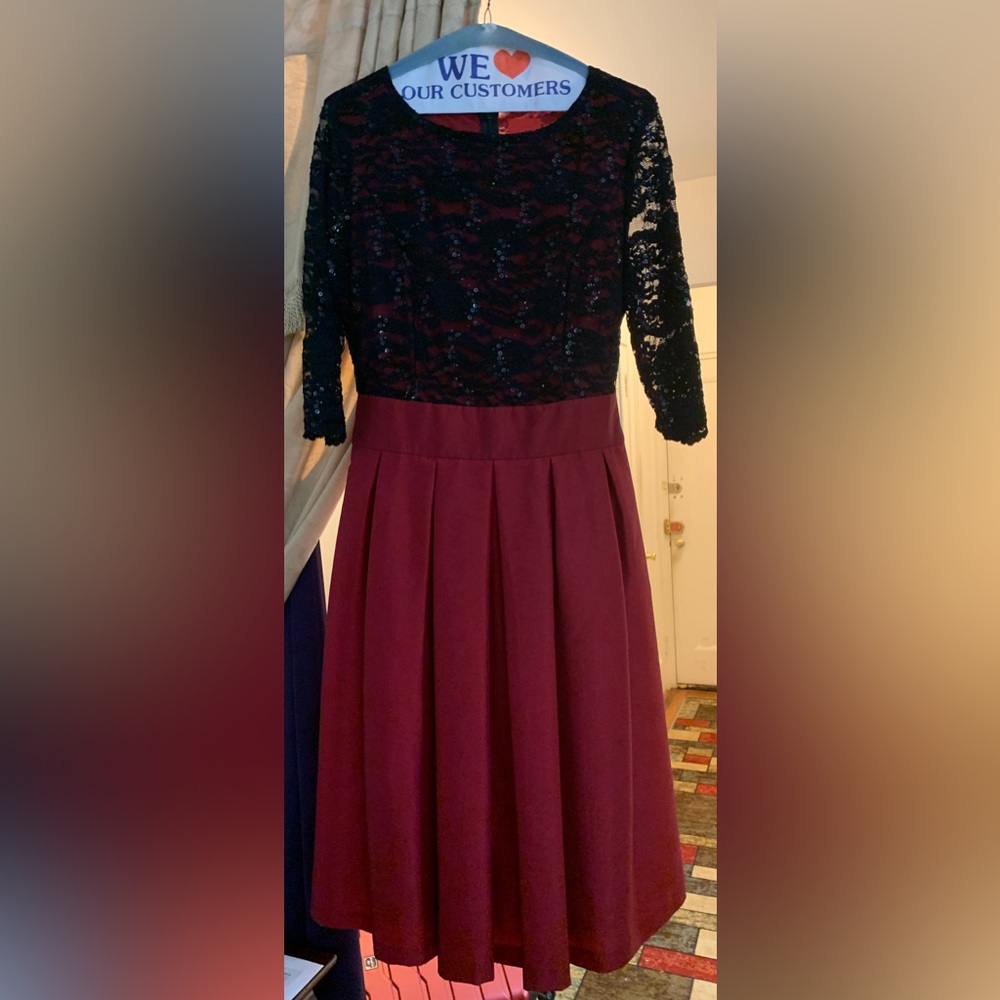 Melrose cocktail dress long sleeve with black lace and sequins on it